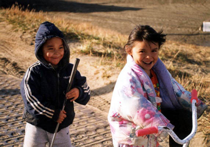 Eskimo-Kids-in-Shishmaref